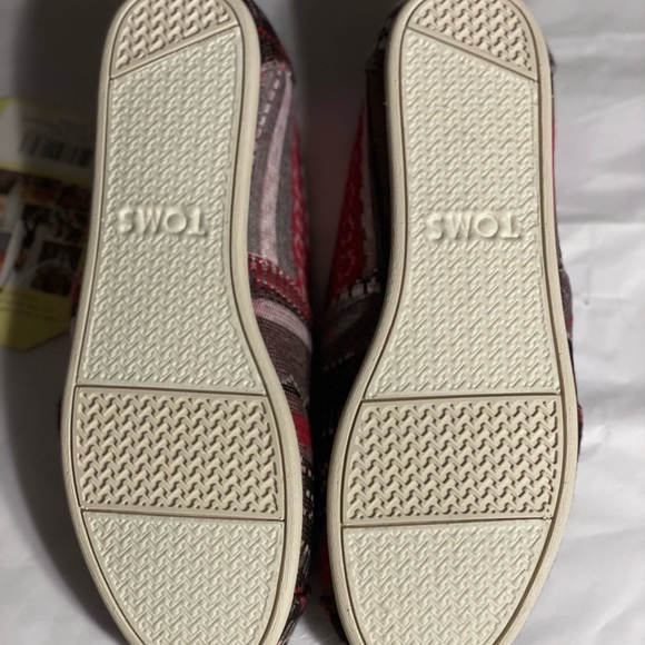 Toms Tribal Shoes - Picture 5 of 5
